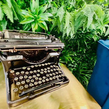 לינה וארוחת בוקר The Postcard Avenue