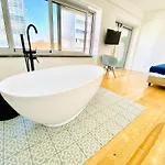 The Postcard Avenue Bed and Breakfast 4*